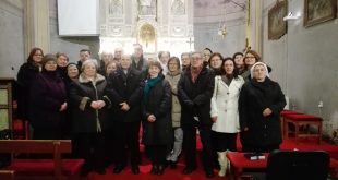 Slika 1. Članovi konferencije sv. Nikole b. i sv. Barbare u župnoj crkvi u Jastrebarskom